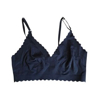 🔴 3/$15 Scalloped Seamless Bra Brassieres Comfortable Adjustable Bralette